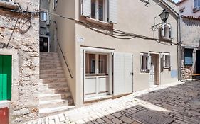 Calnova Suites